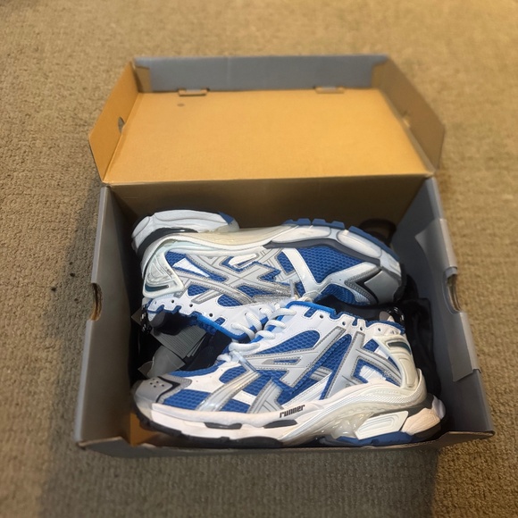 balenciaga runners - Picture 1 of 9